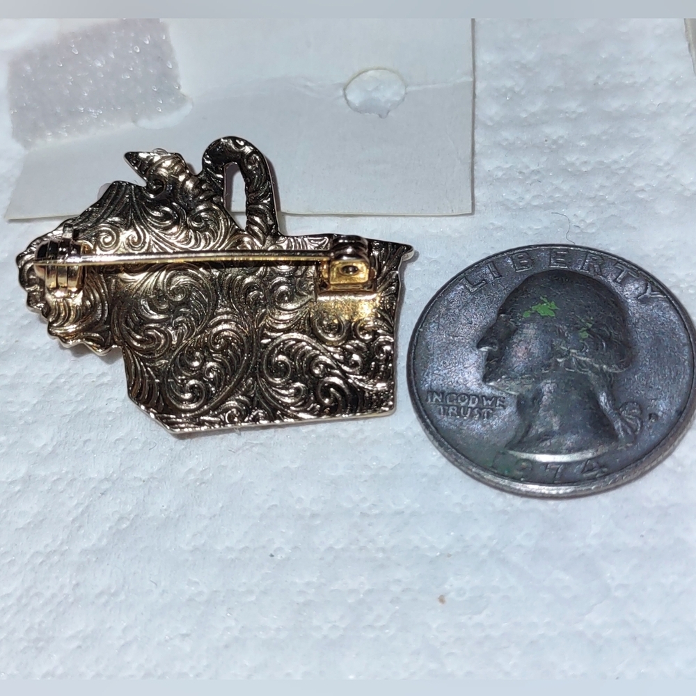 1928 Vintage Inspired Gold Basket of Flowers Brooch - Picture 5 of 12